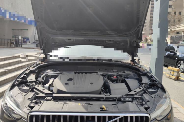 Used Volvo XC60 2022 B5 4x4 Smart Luxury Edition Engine Bay