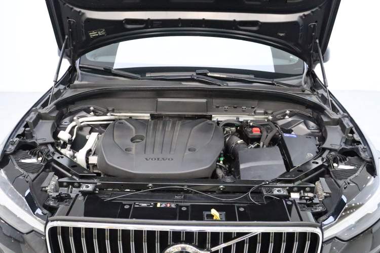 Used Volvo XC60 2022 B5 4x4 Smart Luxury Edition Engine Bay