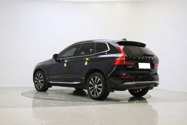 Used Volvo XC60 2022 B5 4x4 Smart Luxury Edition Exterior 3