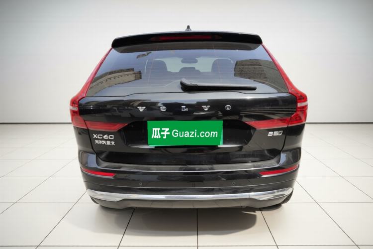 Used Volvo XC60 2022 B5 4x4 Smart Luxury Edition Exterior 4