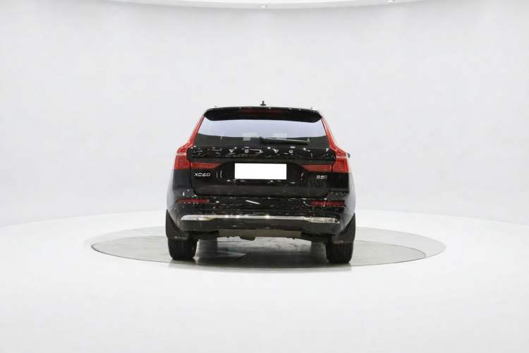Used Volvo XC60 2022 B5 4x4 Smart Luxury Edition Exterior 4
