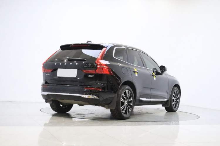 Used Volvo XC60 2022 B5 4x4 Smart Luxury Edition Exterior 5