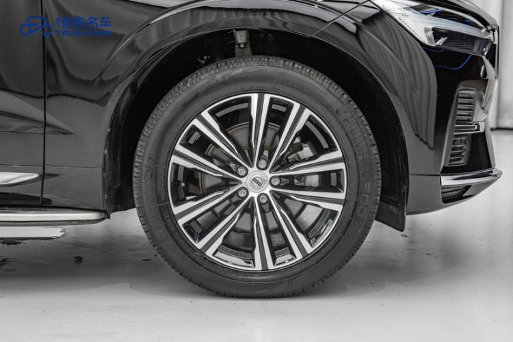 Used Volvo XC60 2022 B5 4x4 Smart Luxury Edition Exterior 9
