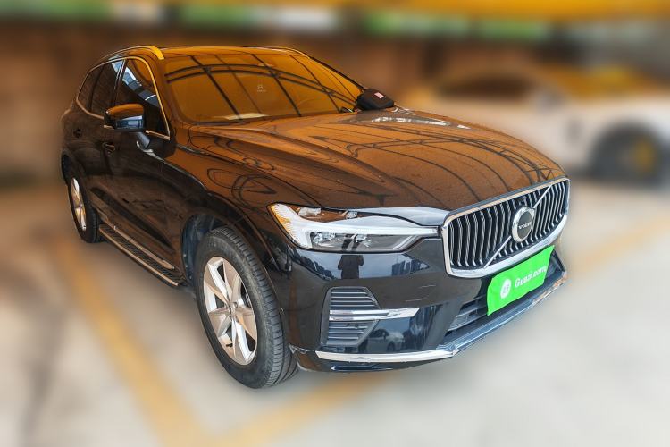 Used Volvo XC60 2022 B5 4x4 Zhiyi Luxury Edition Front Right 45 Deg