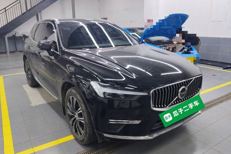 Used Volvo XC60 2022 B5 4x4 Smart Luxury Edition Front Right 45 Deg