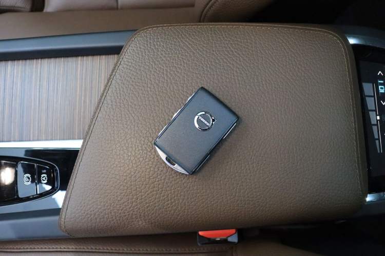 Used Volvo XC60 2022 B5 4x4 Smart Luxury Edition Interior 4