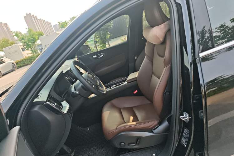 Used Volvo XC60 2022 B5 4x4 Zhiyi Luxury Edition Left Front Seat