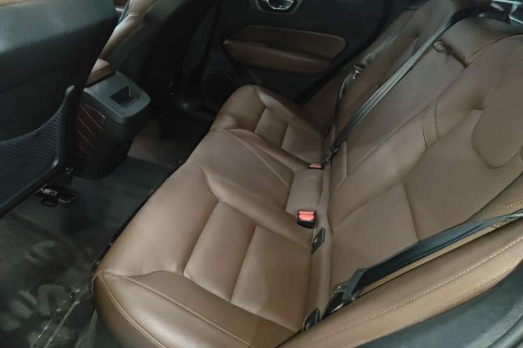 Used Volvo XC60 2022 B5 4x4 Smart Luxury Edition Left Rear Seat