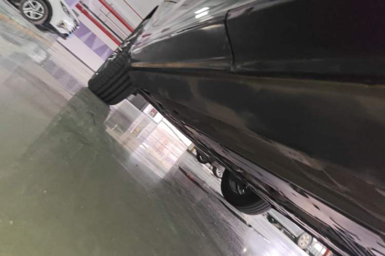 Used Volvo XC60 2022 B5 4x4 Smart Luxury Edition Left Side Sill