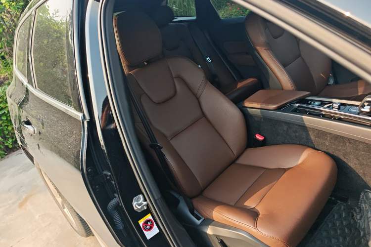 Used Volvo XC60 2022 B5 4x4 Zhiyi Luxury Edition Right Front Seat
