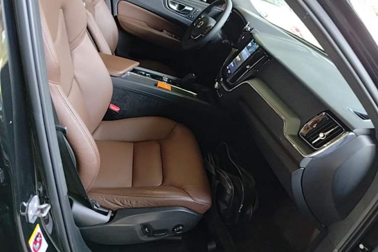 Used Volvo XC60 2022 B5 4x4 Zhiyi Luxury Edition Right Front Seat
