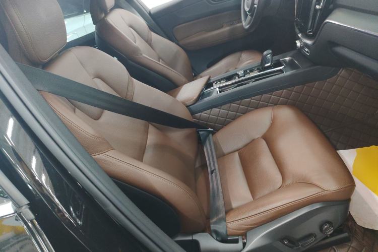 Used Volvo XC60 2022 B5 4x4 Zhiyi Luxury Edition Right Front Seat
