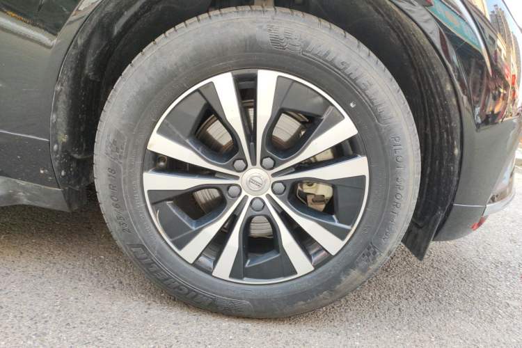 Used Volvo XC60 2022 B5 4x4 Zhiyi Luxury Edition Right Front Wheel Hub