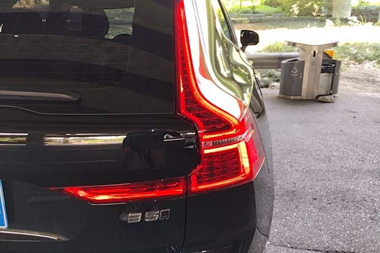 Used Volvo XC60 2022 B5 4x4 Zhiyi Luxury Edition Right Rear Taillight