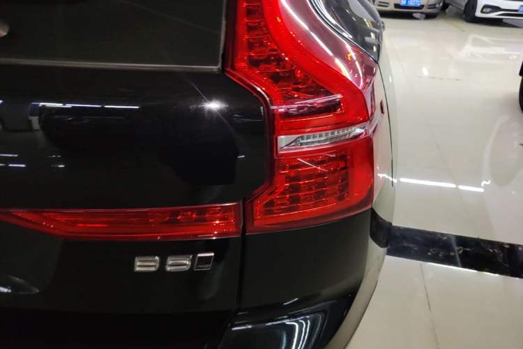 Used Volvo XC60 2022 B5 4x4 Smart Luxury Edition Right Rear Taillight