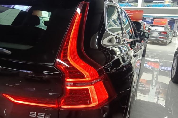 Used Volvo XC60 2022 B5 4x4 Smart Luxury Edition Right Rear Taillight