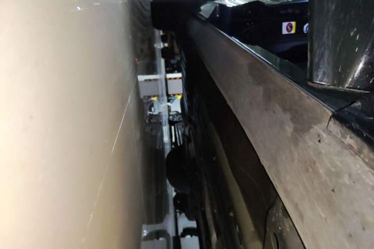 Used Volvo XC60 2022 B5 4x4 Smart Luxury Edition Right Side Sill