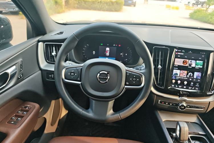 Used Volvo XC60 2022 B5 4x4 Zhiyi Luxury Edition Steering Wheel