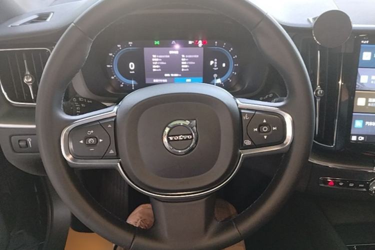 Used Volvo XC60 2022 B5 4x4 Zhiyi Luxury Edition Steering Wheel