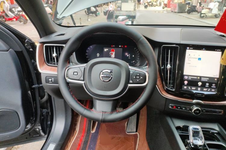 Used Volvo XC60 2022 B5 4x4 Zhiyi Luxury Edition Steering Wheel