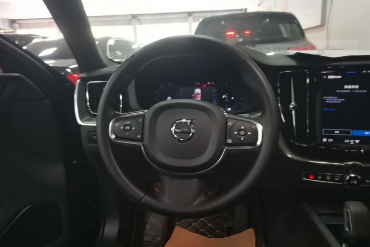 Used Volvo XC60 2022 B5 4x4 Zhiyi Luxury Edition Steering Wheel