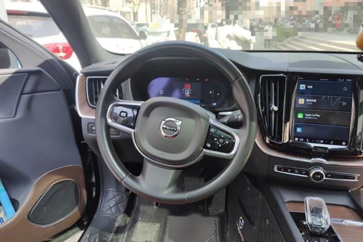 Used Volvo XC60 2022 B5 4x4 Smart Luxury Edition Steering Wheel