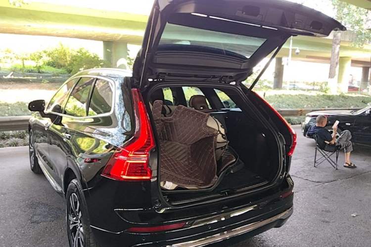 Used Volvo XC60 2022 B5 4x4 Zhiyi Luxury Edition Trunk