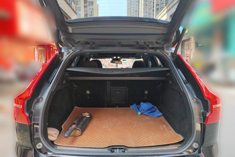 Used Volvo XC60 2022 B5 4x4 Zhiyi Luxury Edition Trunk