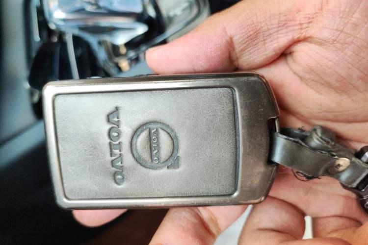 Used Volvo XC60 2022 B5 4x4 Zhiyi Luxury Edition Vehicle Key