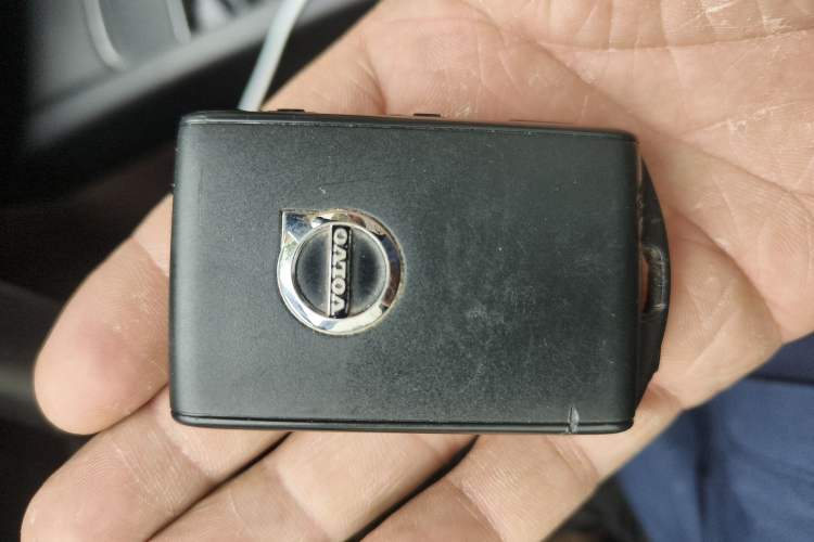 Used Volvo XC60 2022 B5 4x4 Zhiyi Luxury Edition Vehicle Key