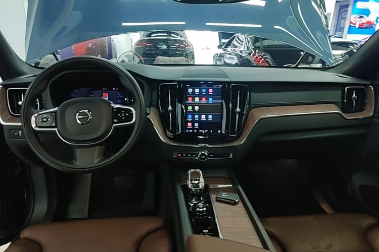Used Volvo XC60 2022 B5 4x4 Zhiya Luxury Edition Center Console