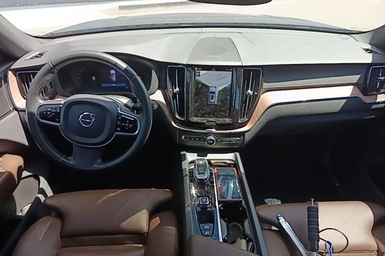 Used Volvo XC60 2022 B5 4x4 Zhiya Luxury Edition Center Console