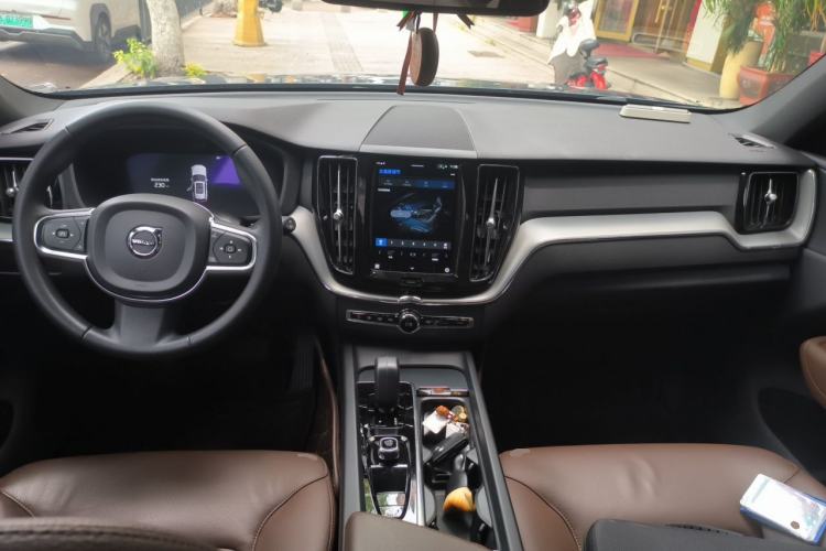 Used Volvo XC60 2022 B5 4x4 Zhiyi Luxury Edition Center Console