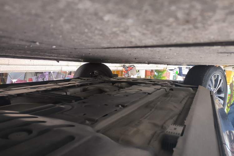 Used Volvo XC60 2022 B5 4x4 Zhiyi Luxury Edition Chassis Rear Left