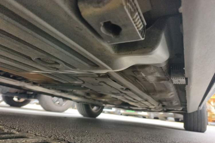 Used Volvo XC60 2022 B5 4x4 Zhiyi Luxury Edition Chassis Rear Right