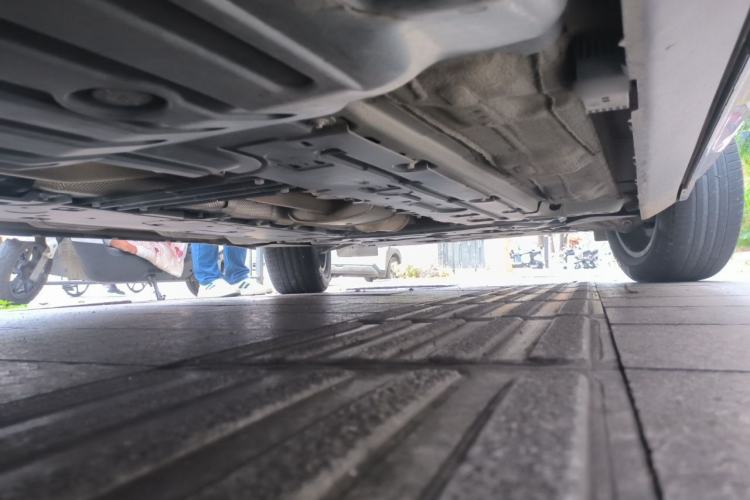 Used Volvo XC60 2022 B5 4x4 Zhiyi Luxury Edition Chassis Rear Right