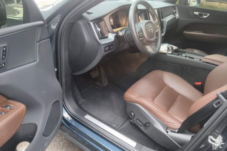 Used Volvo XC60 2022 B5 4x4 Zhiyi Luxury Edition Driver Seat