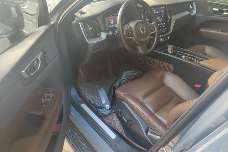 Used Volvo XC60 2022 B5 4x4 Zhiyi Sport Edition Driver Seat