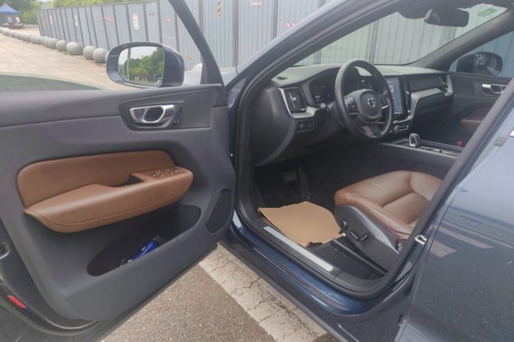 Used Volvo XC60 2022 B5 4x4 Zhiyi Luxury Edition Driver Seat