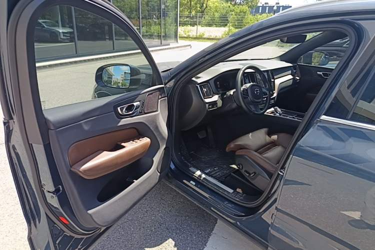 Used Volvo XC60 2022 B5 4x4 Zhiya Luxury Edition Driver Seat