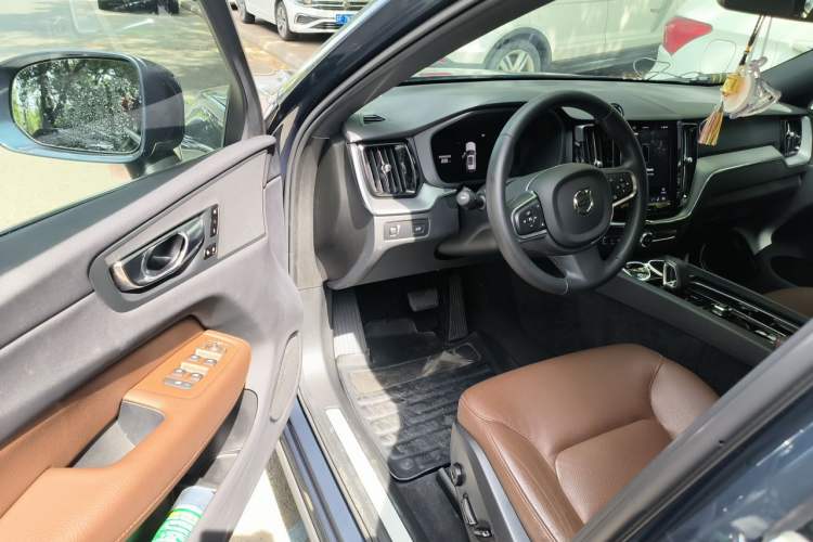 Used Volvo XC60 2022 B5 4x4 Zhiyi Luxury Edition Driver Seat