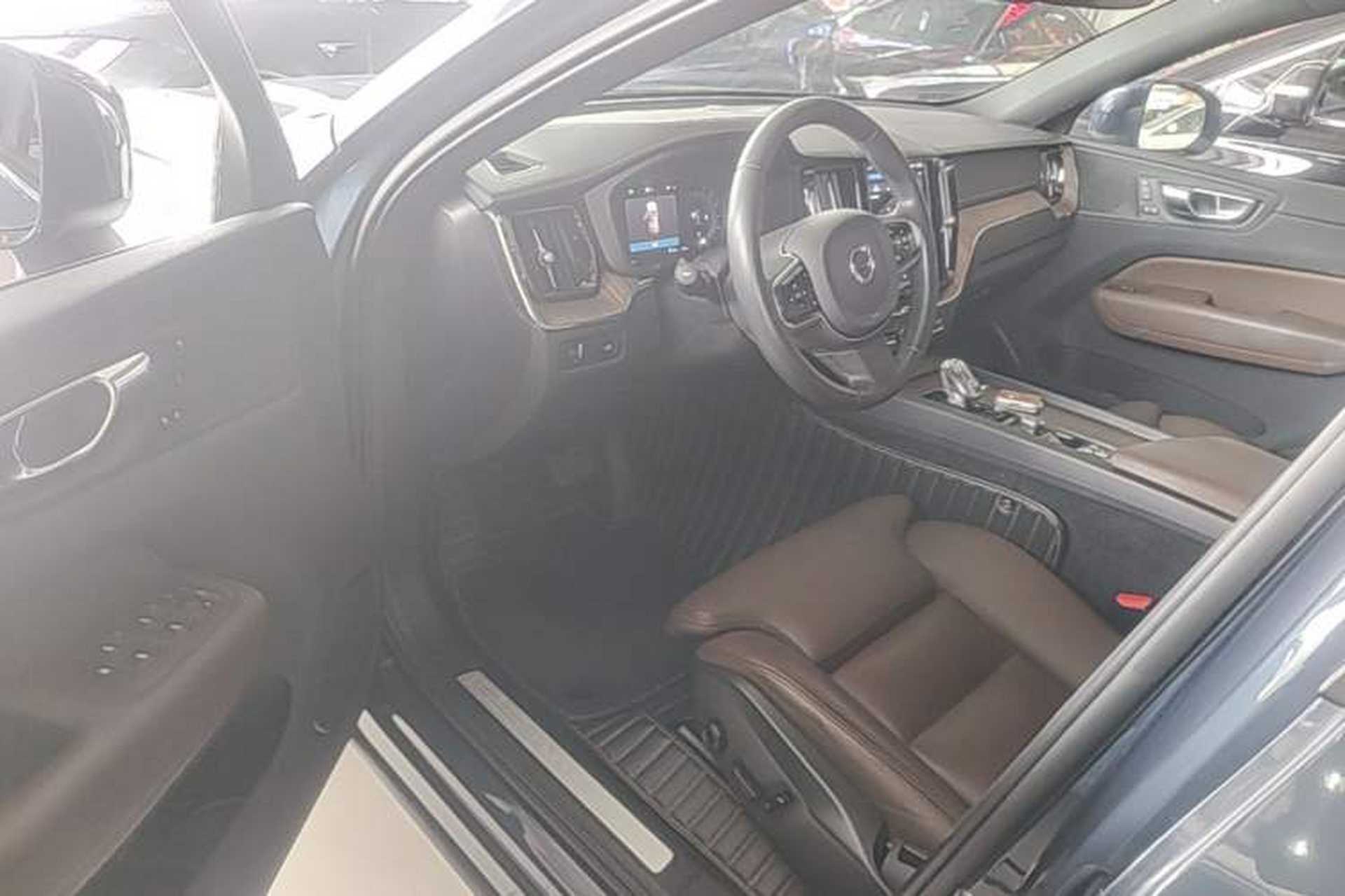 Used Volvo XC60 2022 B5 4x4 Smart Luxury Edition Driver Seat