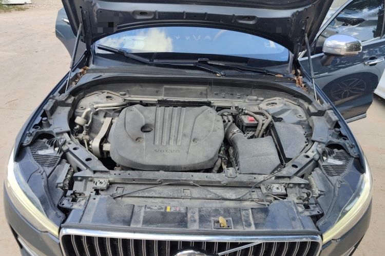 Used Volvo XC60 2022 B5 4x4 Smart Luxury Edition Engine Bay