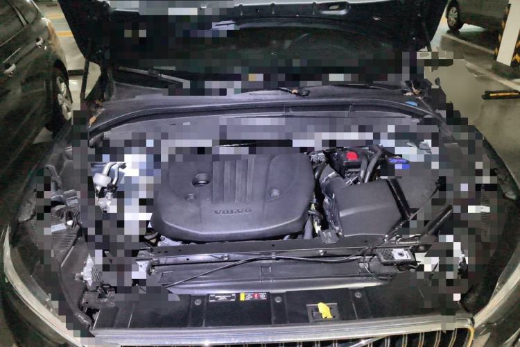Used Volvo XC60 2022 B5 4x4 Smart Luxury Edition Engine Bay