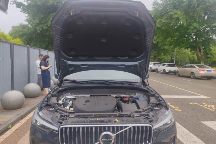 Used Volvo XC60 2022 B5 4x4 Zhiyi Luxury Edition Engine Bay