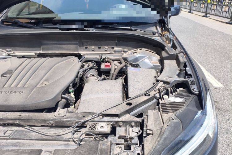 Used Volvo XC60 2022 B5 4x4 Smart & Advanced Sport Edition Engine Bay Left