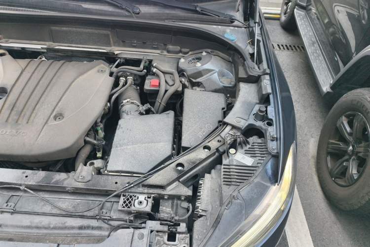Used Volvo XC60 2022 B5 4x4 Zhiyi Luxury Edition Engine Bay Left