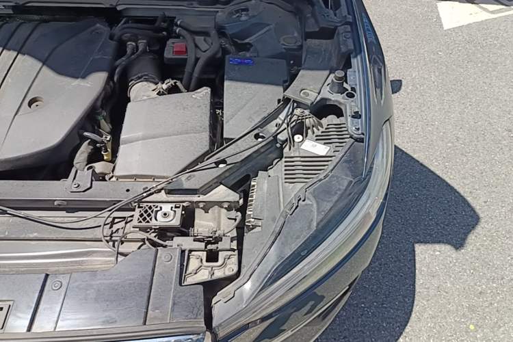 Used Volvo XC60 2022 B5 4x4 Zhiya Luxury Edition Engine Bay Left