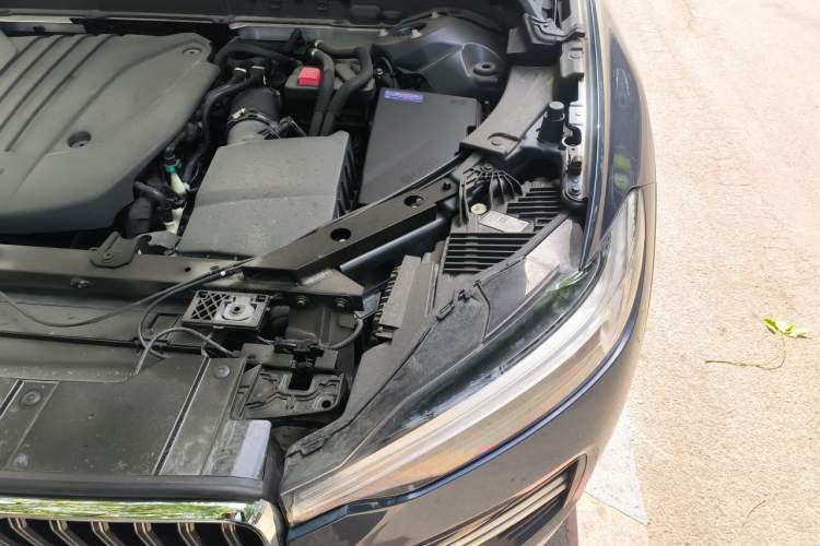 Used Volvo XC60 2022 B5 4x4 Zhiyi Luxury Edition Engine Bay Left