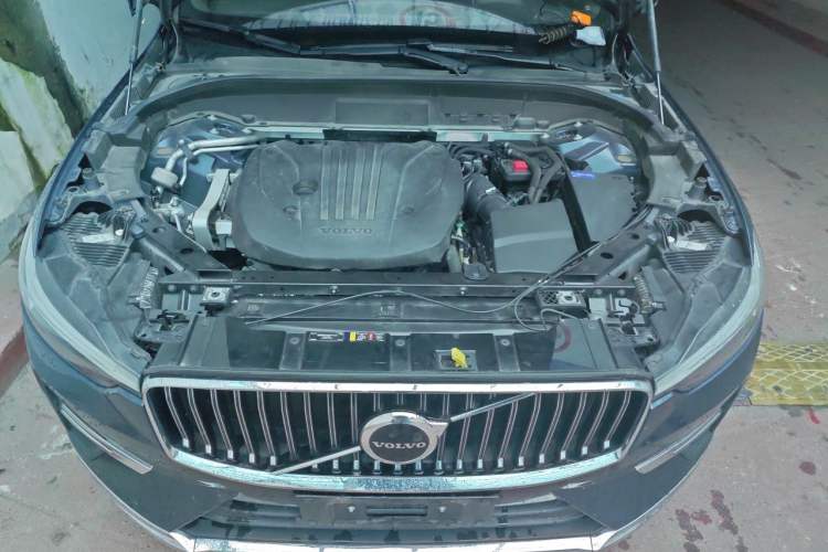 Used Volvo XC60 2022 B5 4x4 Smart Luxury Edition Engine Bay